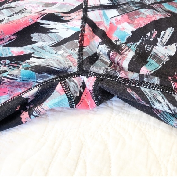 Fabletics Crop Brushstroke Print Legging - Small - Picture 6 of 10